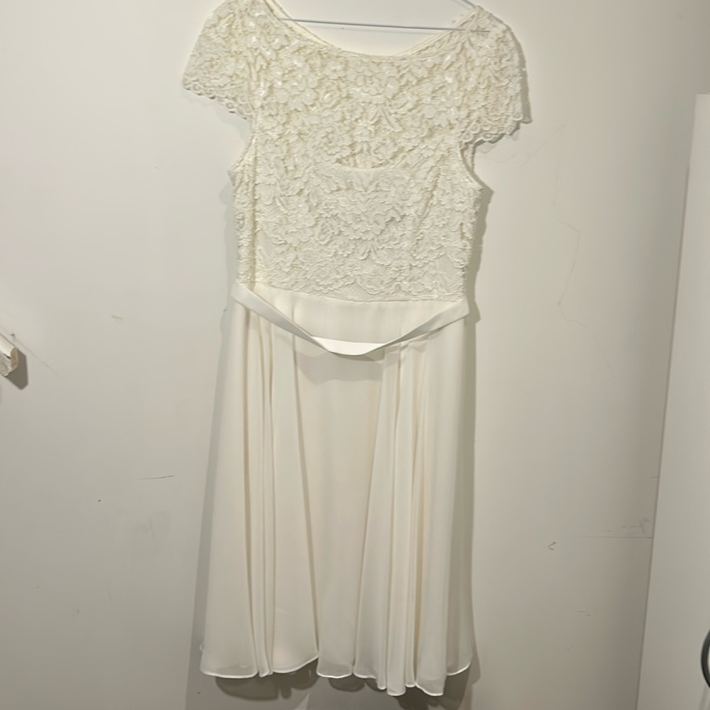 ⭐️ LE Château- white formal dress- Size 14